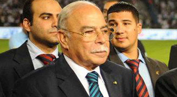   مصر اليوم - الجهة الإدارية تصل إلى مقر الزمالك لتسليم درويش إدارة النادي